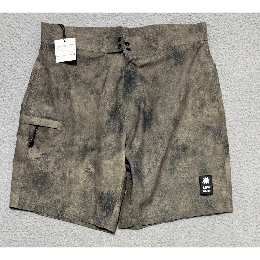 NEW ZARA mens swim trunks board shorts Size Medium 8